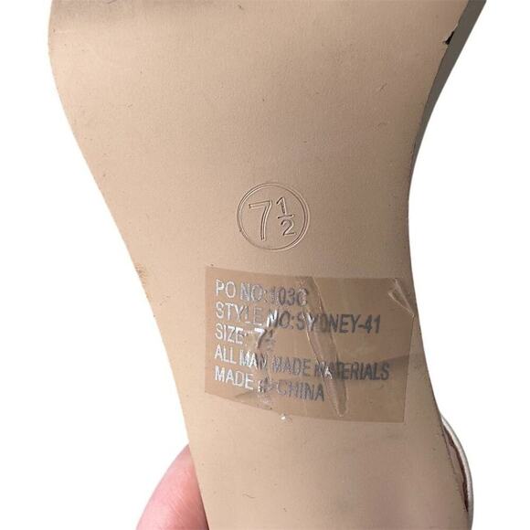 Breckelle’s Womens White Slingback Stiletto Heel Sandals Sz 7.5 Spring Bride - Picture 12 of 12